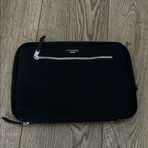 Knomo Black Laptop Bag with Zipper Pocket
